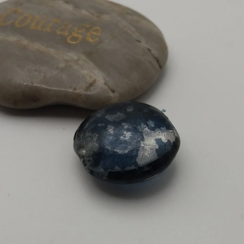 Blue glass cabochon‎ bead